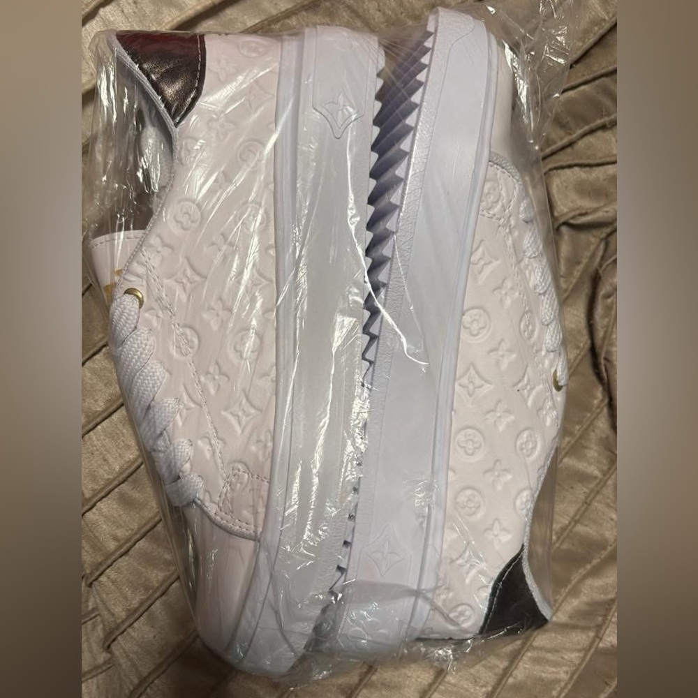 White Designer Embossed Women's shoes